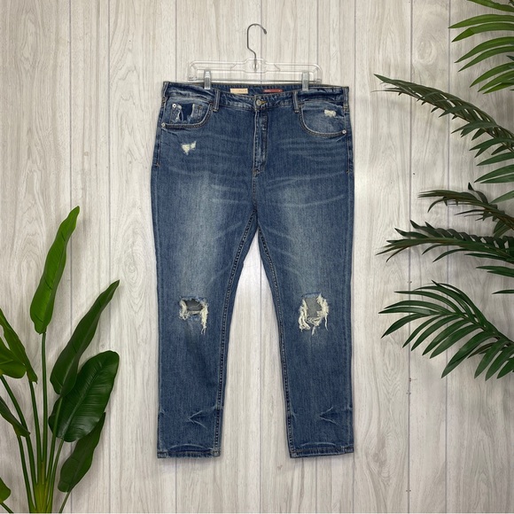 Anthropologie Pilcro The Heritage Boyfriend Distressed Busted Knee Jeans size 32 - Picture 2 of 12